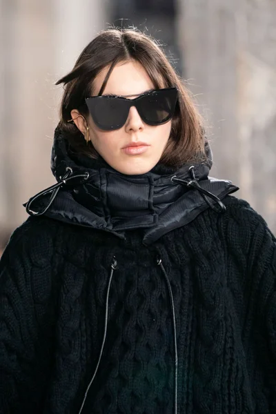 Look 16